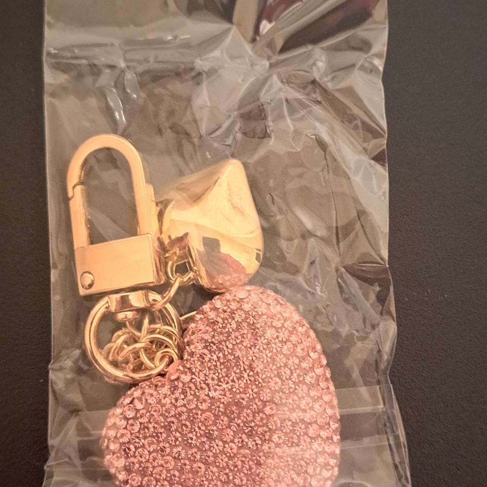 Elegant Pink Heart Keychain NWT - Picture 3 of 3